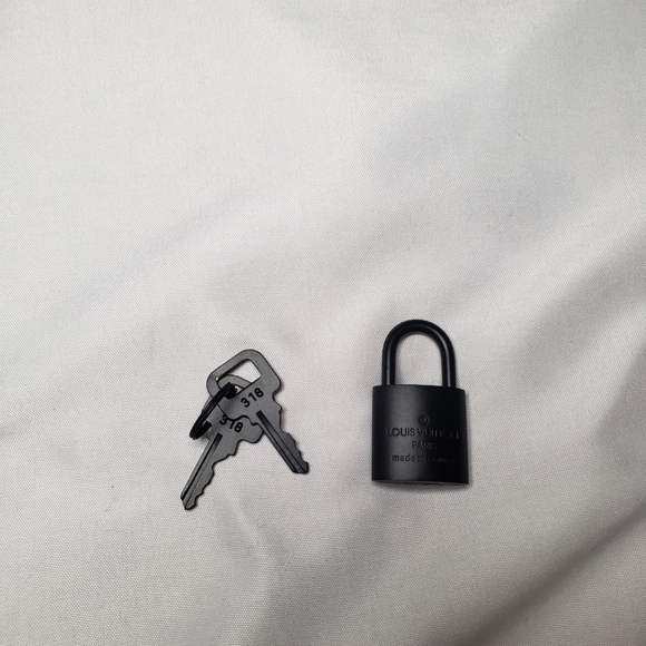 Louis Vuitton Matte Black Padlock with Keys - Picture 2 of 3